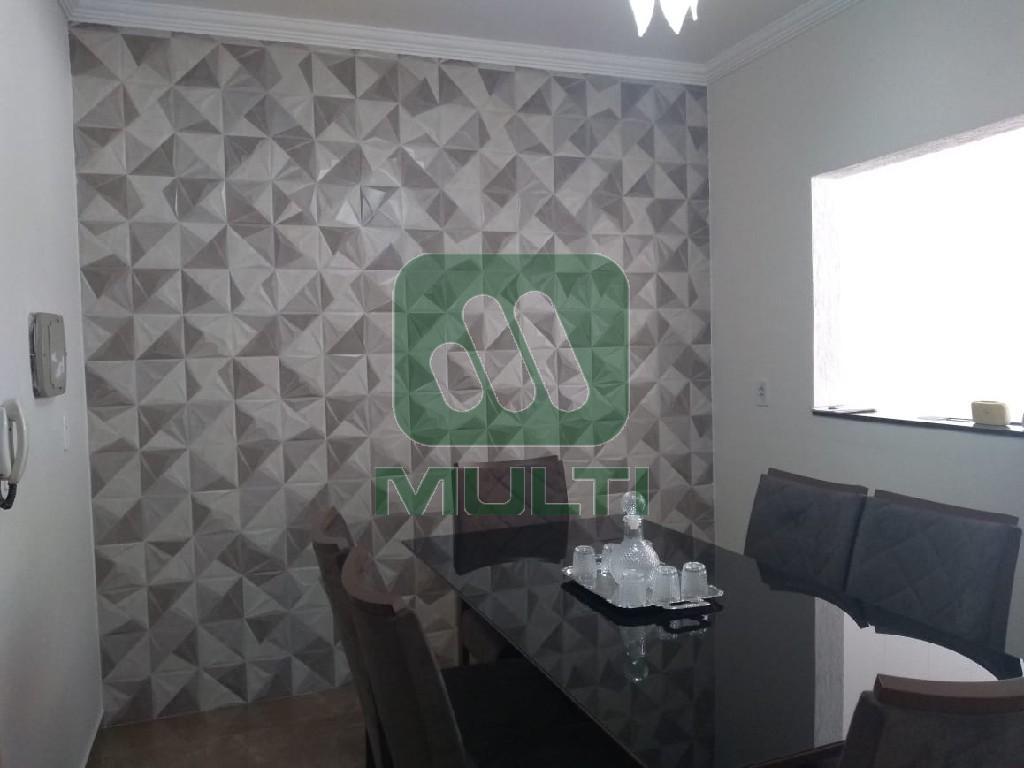 Casa à venda com 3 quartos, 160m² - Foto 4