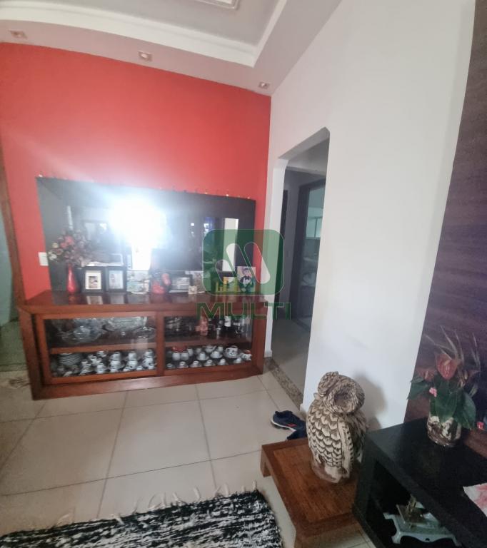 Casa à venda com 3 quartos, 149m² - Foto 3