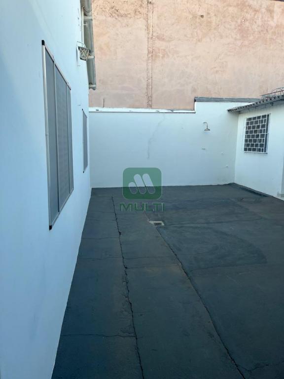 Casa à venda com 3 quartos, 190m² - Foto 25