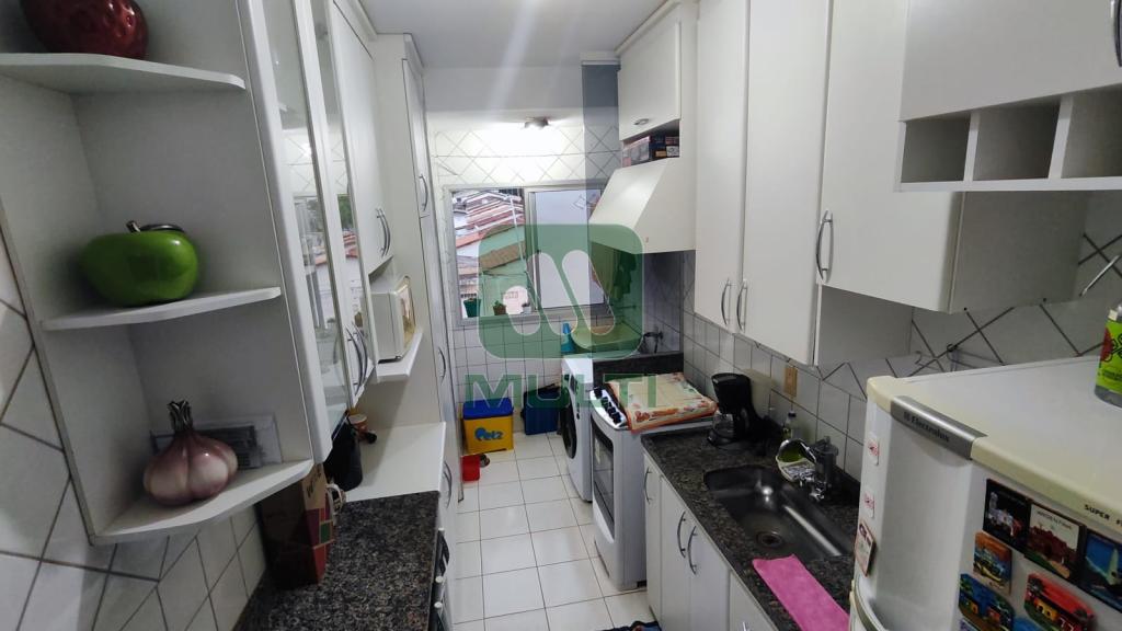 Apartamento à venda com 2 quartos, 65m² - Foto 3