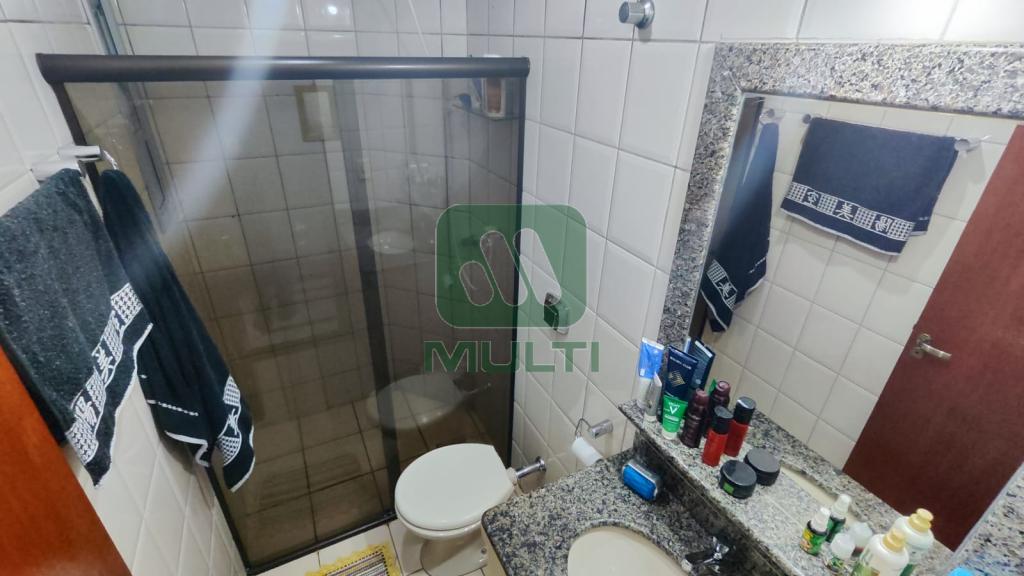 Apartamento à venda com 2 quartos, 65m² - Foto 4