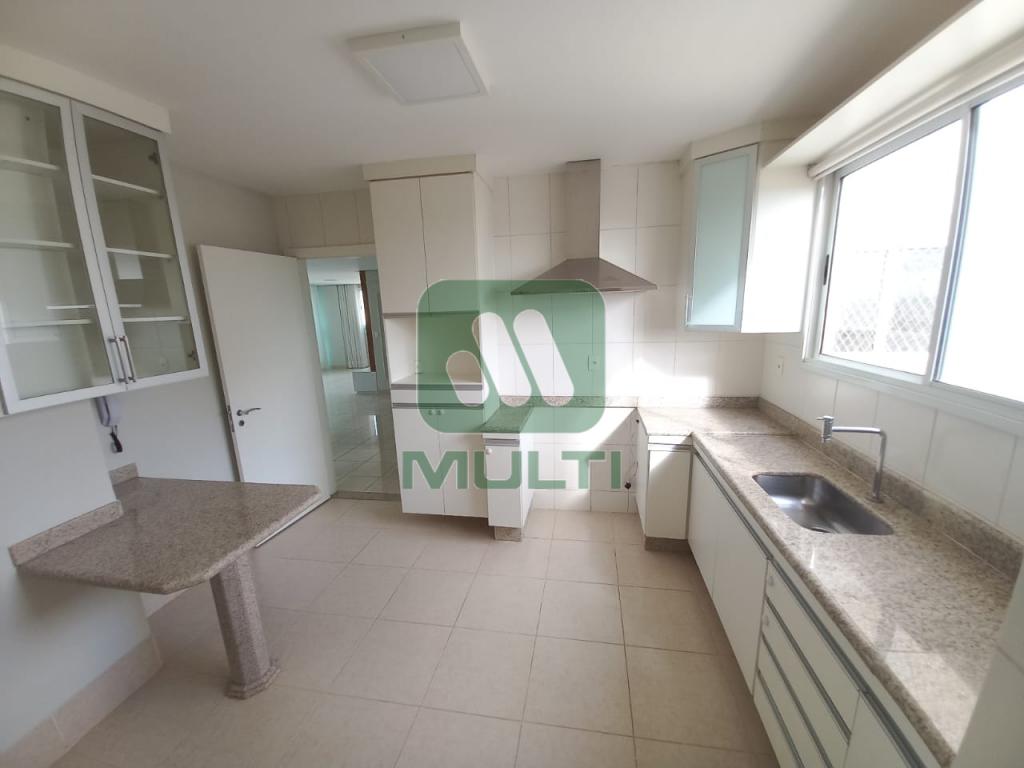 Apartamento à venda com 4 quartos, 168m² - Foto 3