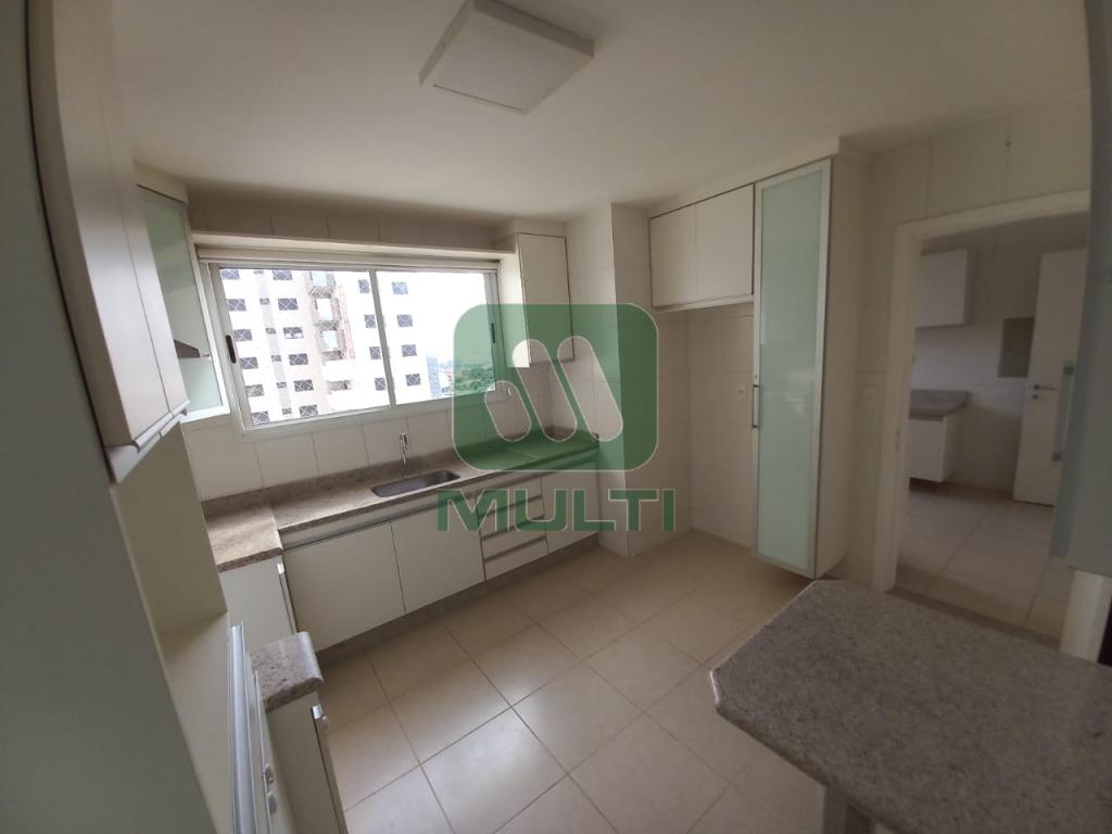 Apartamento à venda com 4 quartos, 168m² - Foto 4