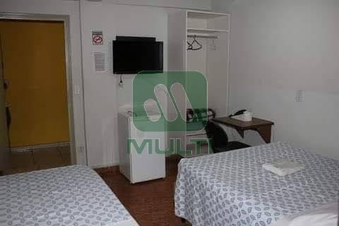 Prédio Inteiro à venda com 1 quarto, 900m² - Foto 2