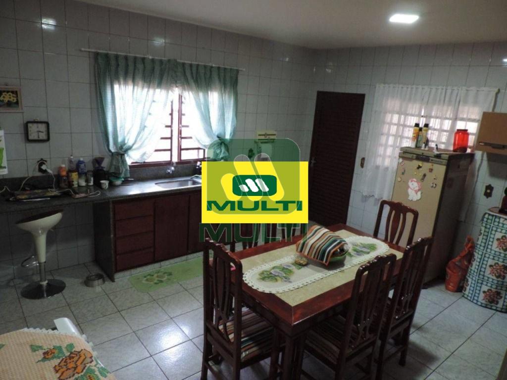 Casa à venda com 4 quartos, 302m² - Foto 26