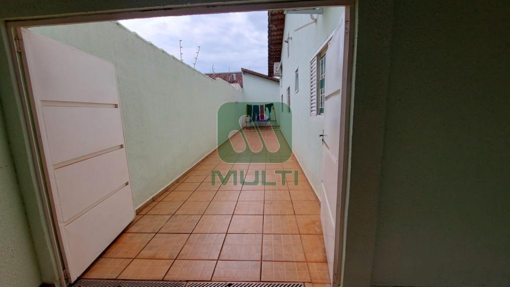 Casa à venda com 4 quartos, 220m² - Foto 15