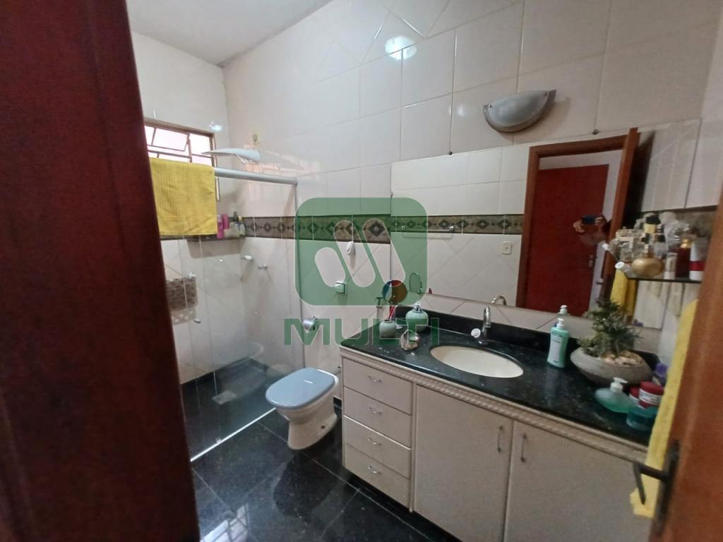 Casa à venda com 2 quartos, 170m² - Foto 11