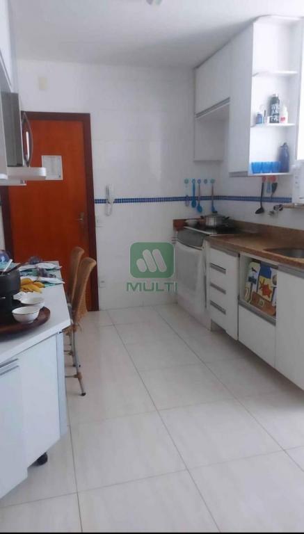 Apartamento à venda com 3 quartos, 130m² - Foto 17