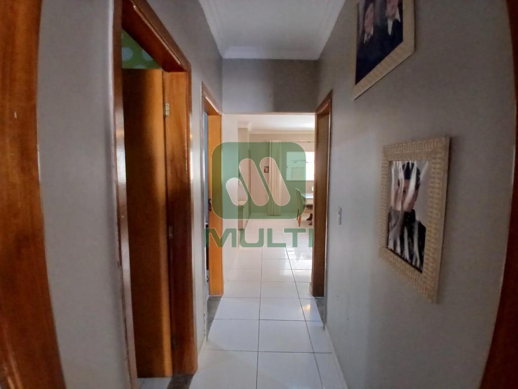 Casa à venda com 5 quartos, 240m² - Foto 8