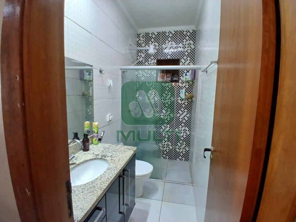 Casa à venda com 5 quartos, 240m² - Foto 17