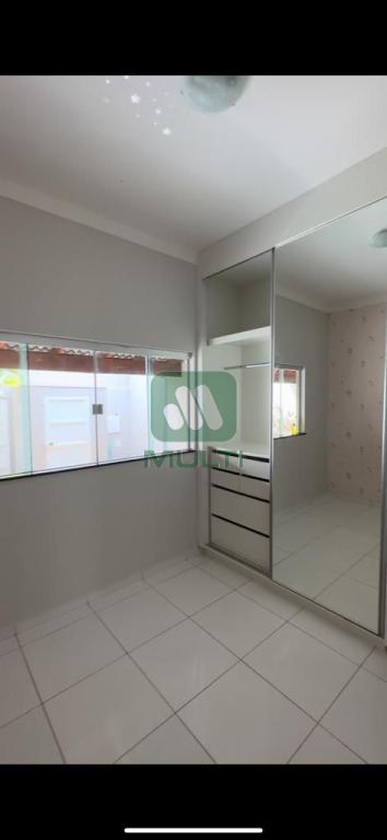 Casa à venda com 3 quartos, 190m² - Foto 3