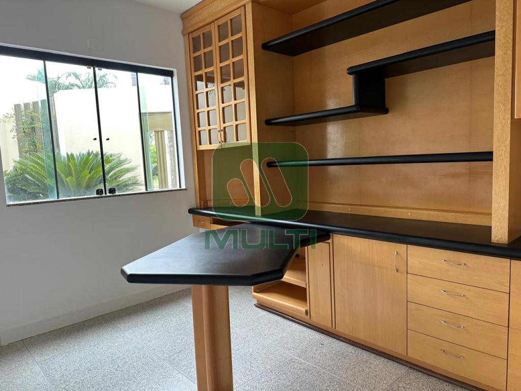 Casa à venda com 4 quartos, 415m² - Foto 11