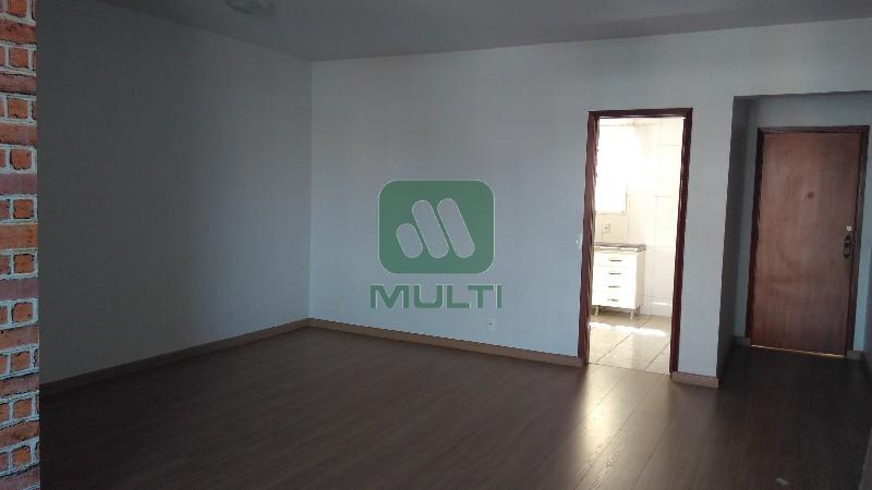 Apartamento à venda com 3 quartos, 112m² - Foto 2