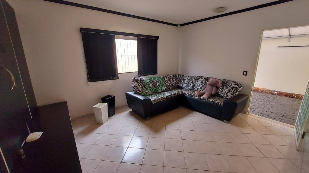 Casa à venda com 3 quartos, 200m² - Foto 2