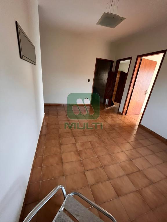 Casa à venda com 4 quartos, 170m² - Foto 3