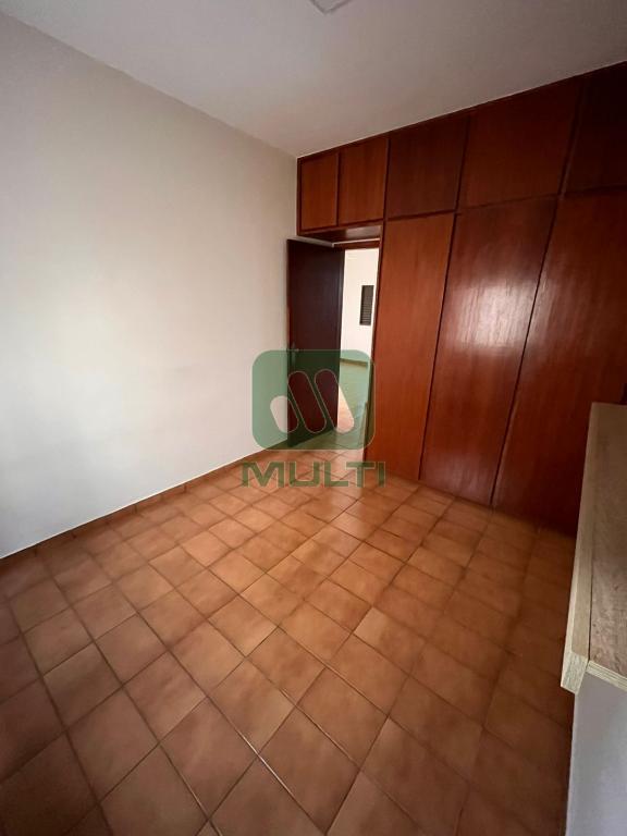 Casa à venda com 4 quartos, 170m² - Foto 11