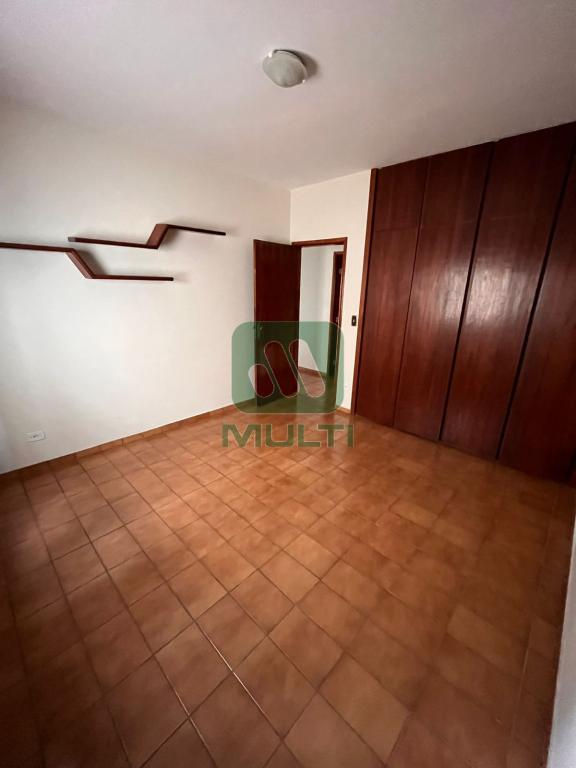 Casa à venda com 4 quartos, 170m² - Foto 12