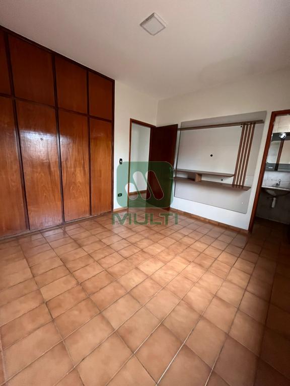 Casa à venda com 4 quartos, 170m² - Foto 14