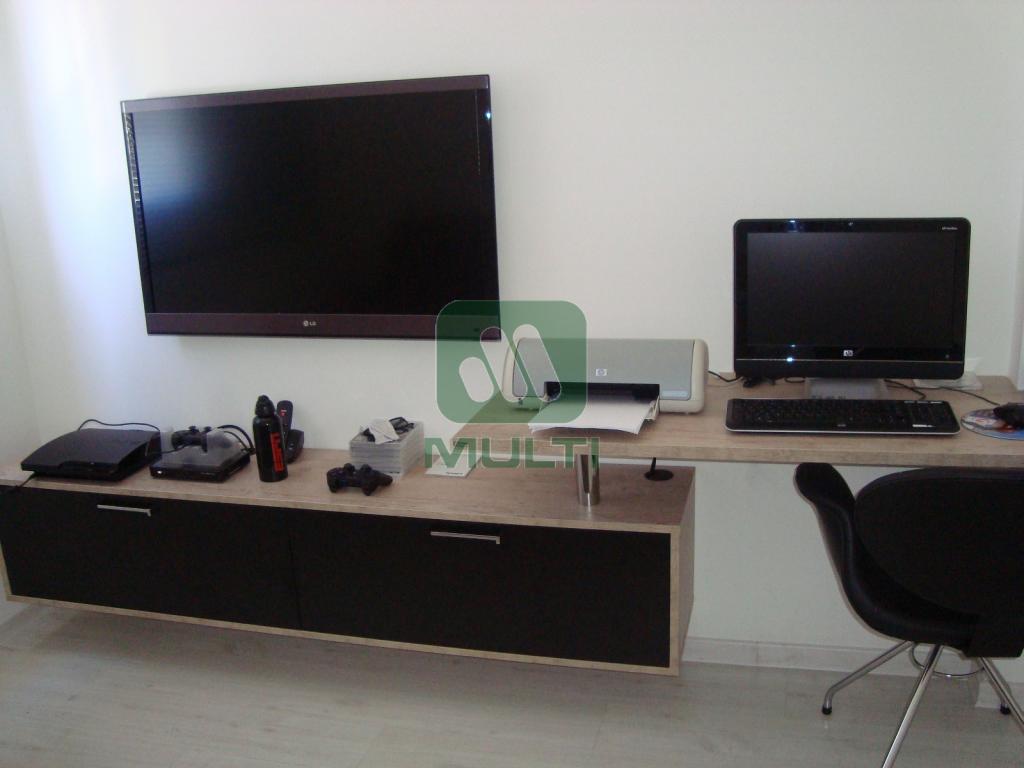 Apartamento à venda com 3 quartos, 75m² - Foto 13