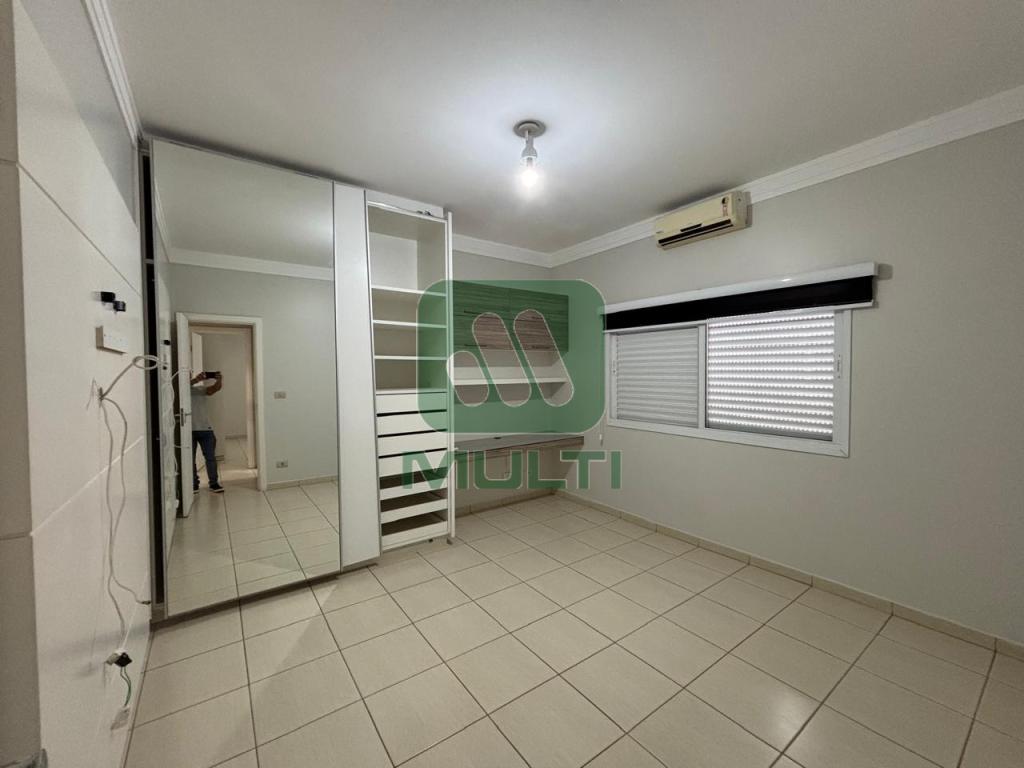 Casa de Condomínio à venda com 3 quartos, 198m² - Foto 12