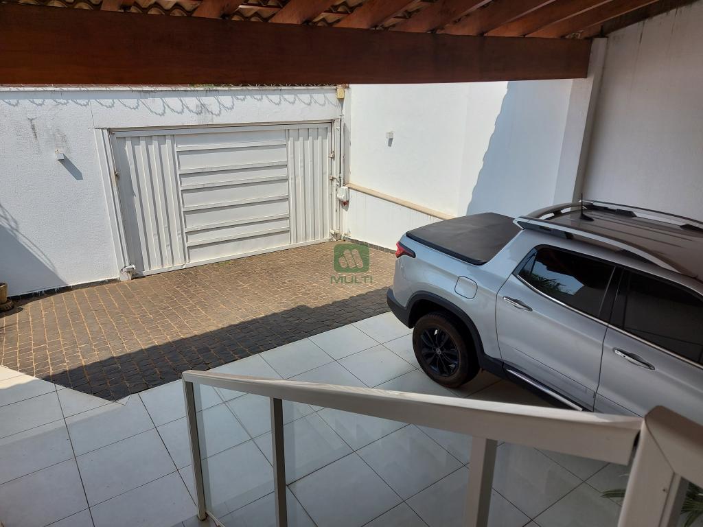 Casa à venda com 3 quartos, 209m² - Foto 18