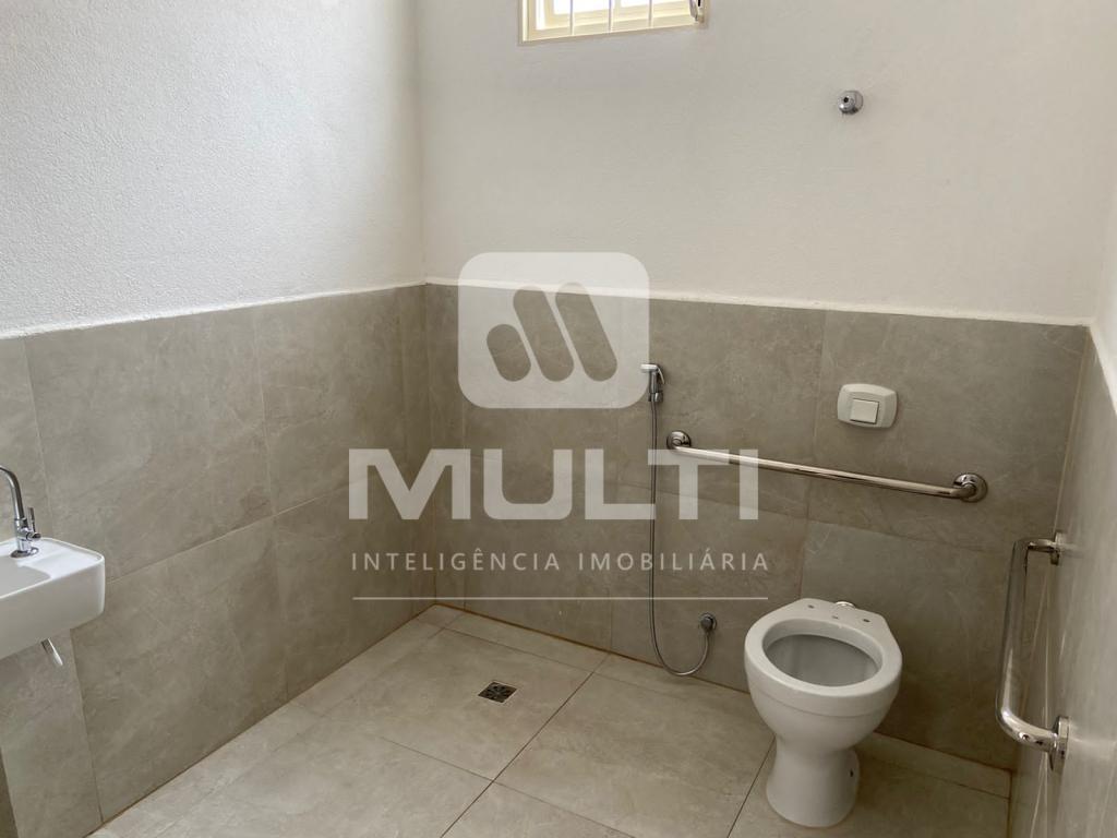 Casa à venda com 5 quartos, 169m² - Foto 17