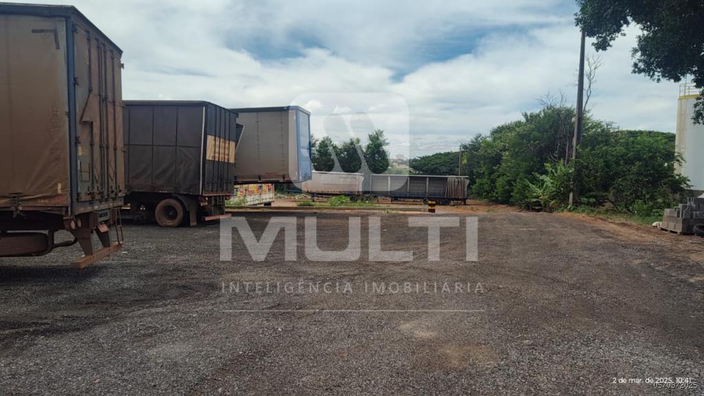 Prédio Inteiro à venda com 1 quarto, 780m² - Foto 2