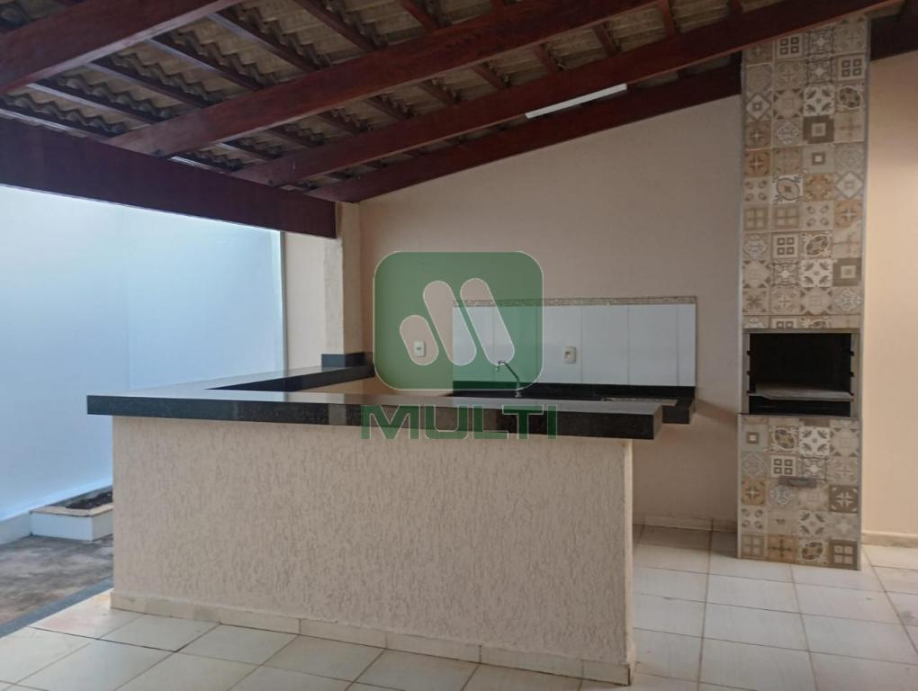 Casa à venda com 3 quartos, 220m² - Foto 11