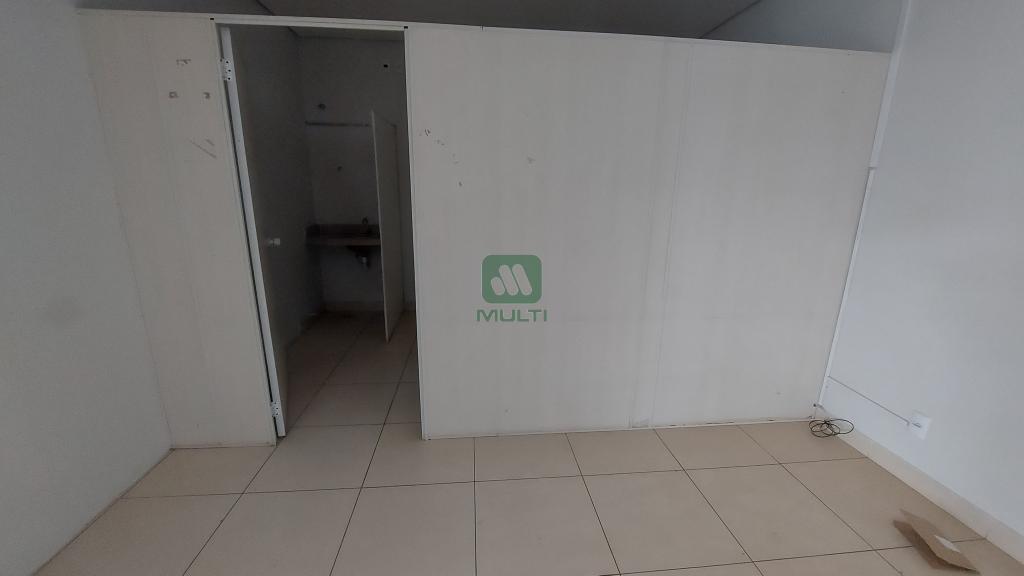 Prédio Inteiro à venda com 1 quarto, 410m² - Foto 3