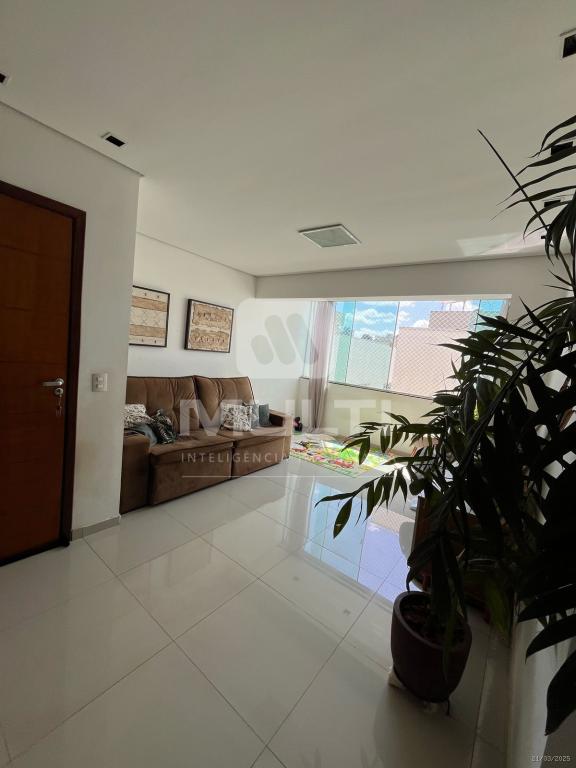 Apartamento à venda com 3 quartos, 100m² - Foto 2