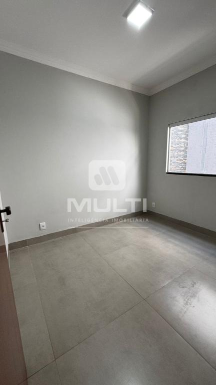 Casa à venda com 3 quartos, 73m² - Foto 5