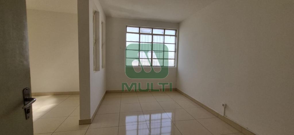 Apartamento à venda com 3 quartos, 101m² - Foto 2