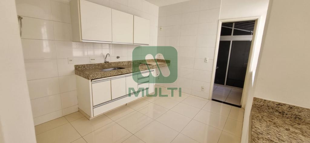 Apartamento à venda com 3 quartos, 101m² - Foto 4