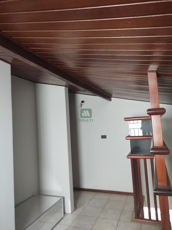 Casa à venda com 3 quartos, 269m² - Foto 16