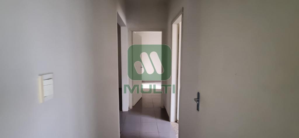 Casa à venda com 3 quartos, 241m² - Foto 6