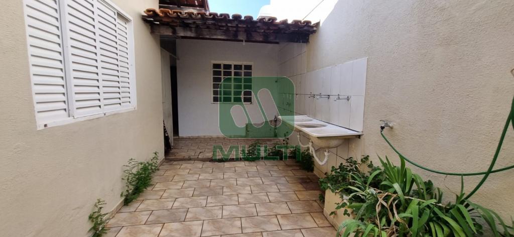 Casa à venda com 3 quartos, 241m² - Foto 9