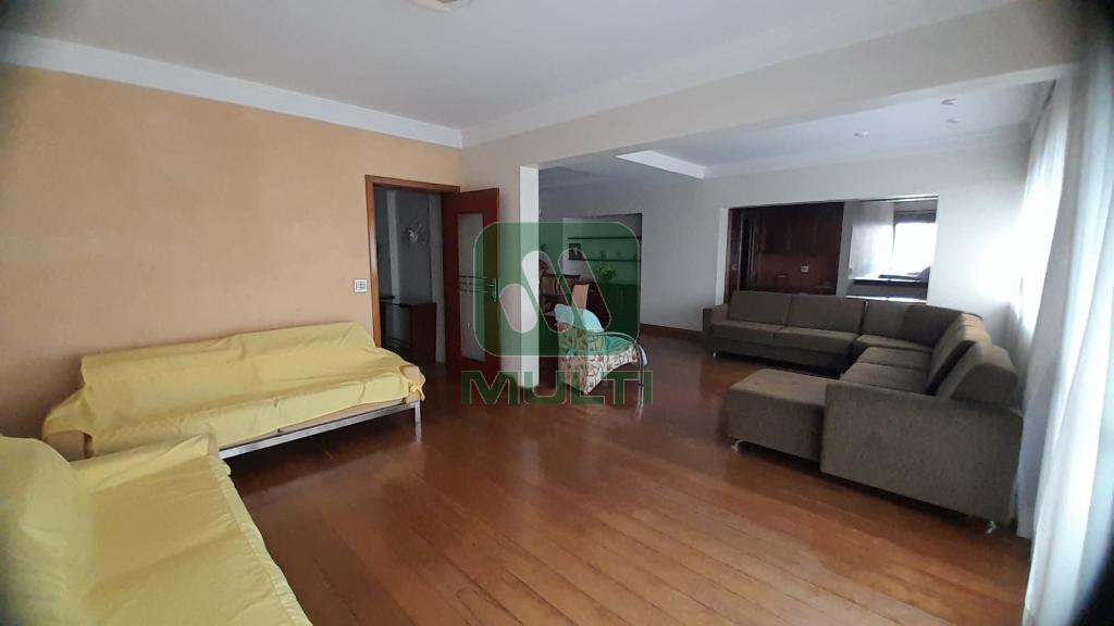 Apartamento à venda com 4 quartos, 236m² - Foto 1