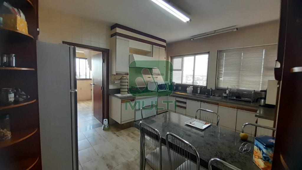 Apartamento à venda com 4 quartos, 236m² - Foto 7