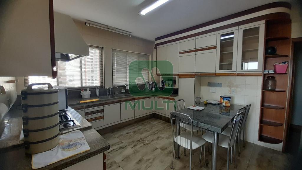 Apartamento à venda com 4 quartos, 236m² - Foto 8