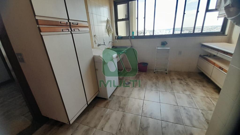 Apartamento à venda com 4 quartos, 236m² - Foto 10