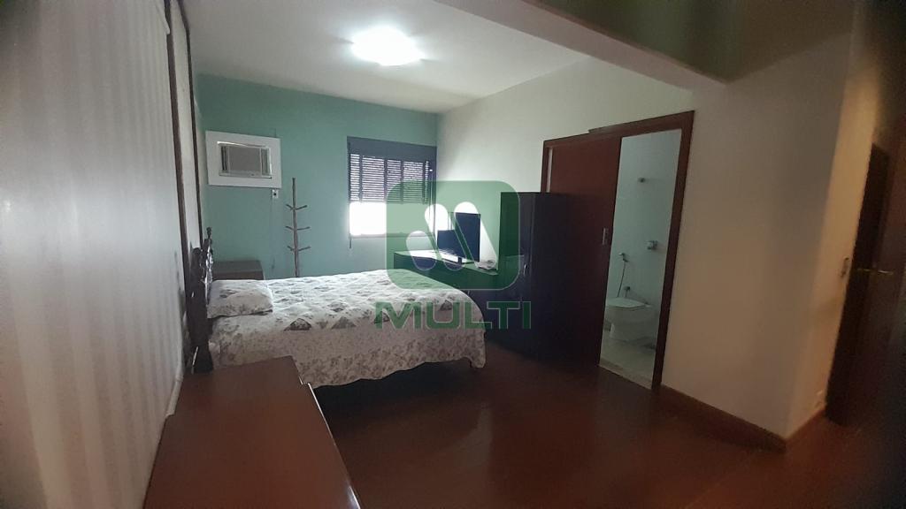 Apartamento à venda com 4 quartos, 236m² - Foto 19