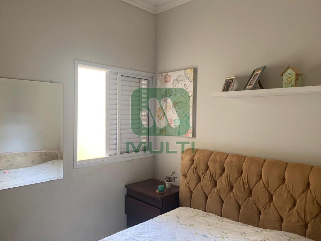 Casa à venda com 3 quartos, 180m² - Foto 14