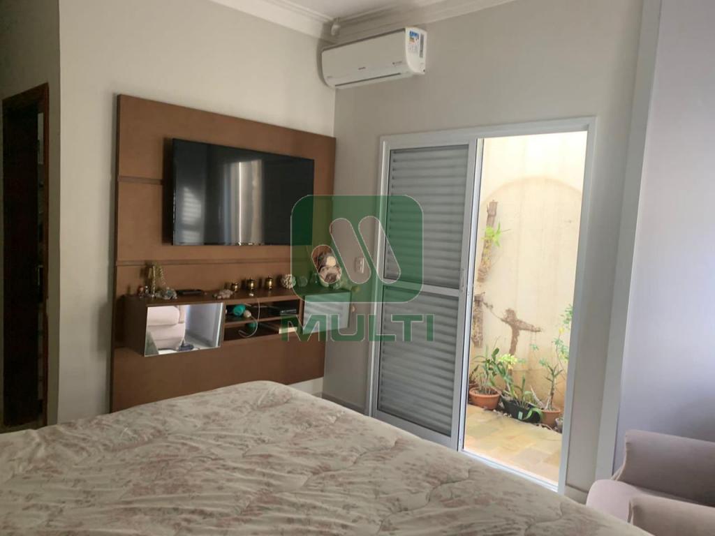 Casa à venda com 3 quartos, 180m² - Foto 15