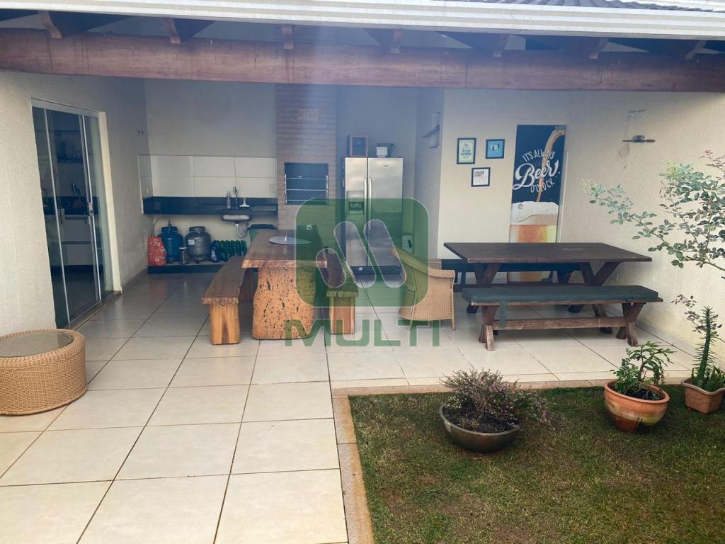 Casa à venda com 3 quartos, 180m² - Foto 22