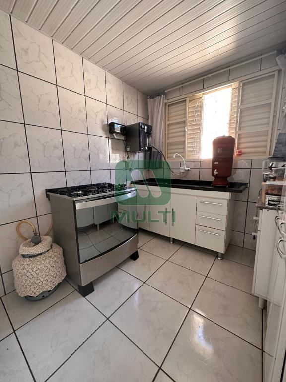 Casa à venda com 2 quartos, 230m² - Foto 6