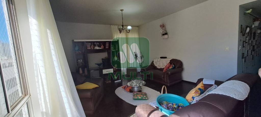 Apartamento à venda com 3 quartos, 170m² - Foto 3