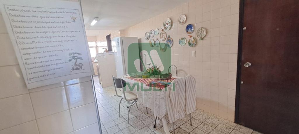 Apartamento à venda com 3 quartos, 170m² - Foto 5