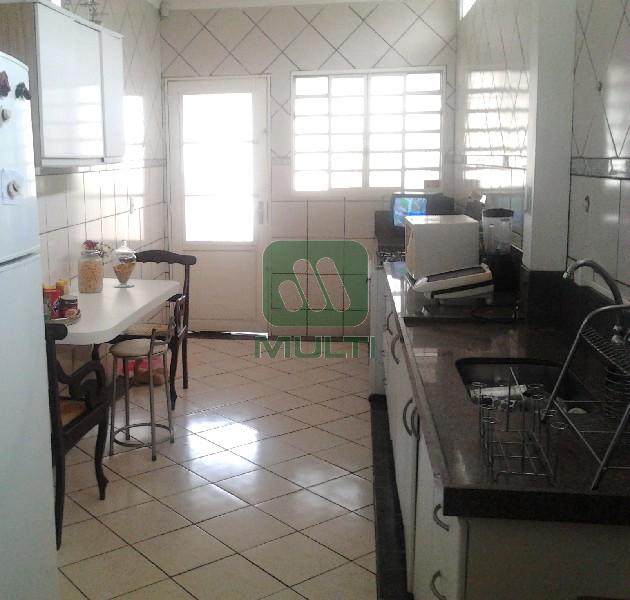 Casa à venda com 3 quartos, 201m² - Foto 6