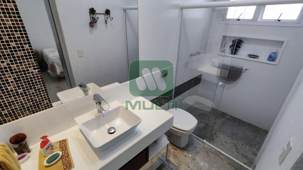 Casa de Condomínio à venda com 3 quartos, 245m² - Foto 17