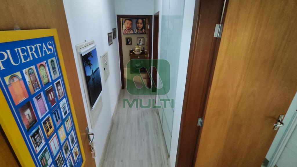 Casa de Condomínio à venda com 3 quartos, 245m² - Foto 18